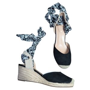 Bandolino Black and White Espadrille Wedges